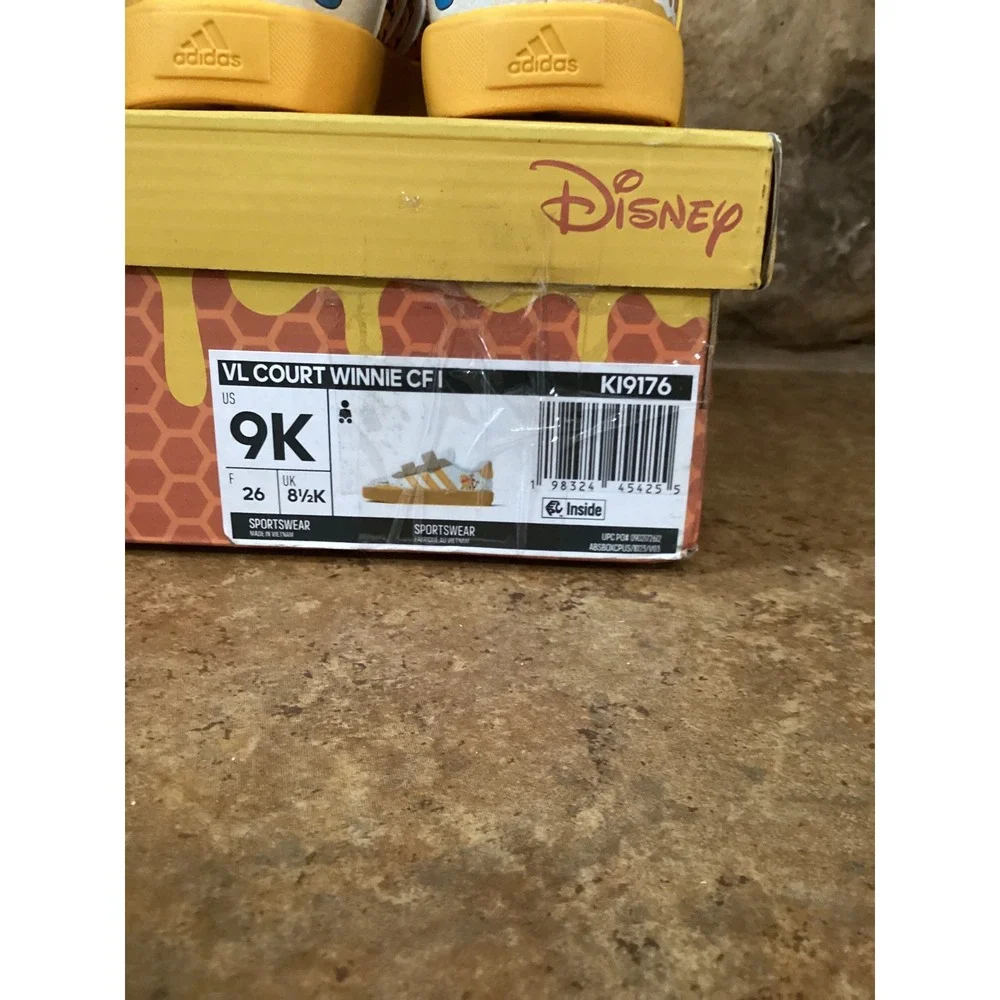 Adidas Disney Winnie the Pooh VL Court Sneakers Yellow White Toddler 9K New